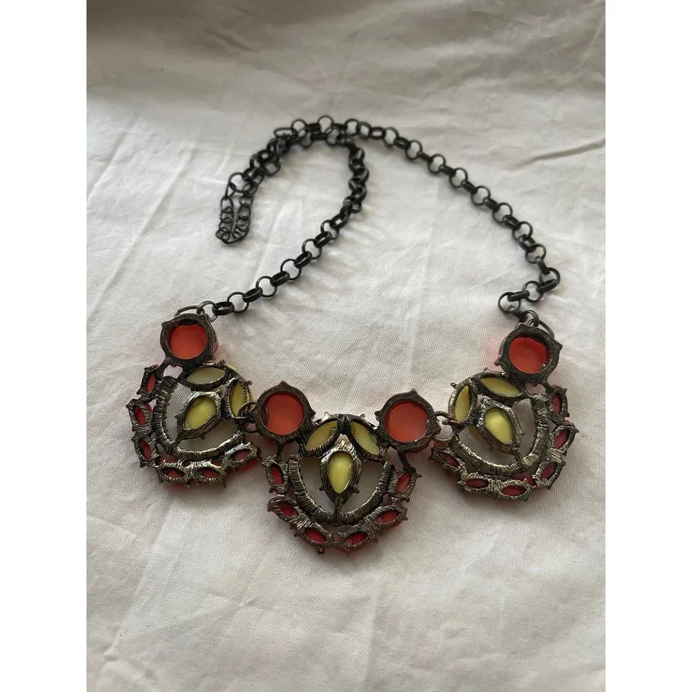 Vintage Coral / Pale Yellow Faux Gem and Rhinestone Bling Statement Necklace - Picture 8 of 12